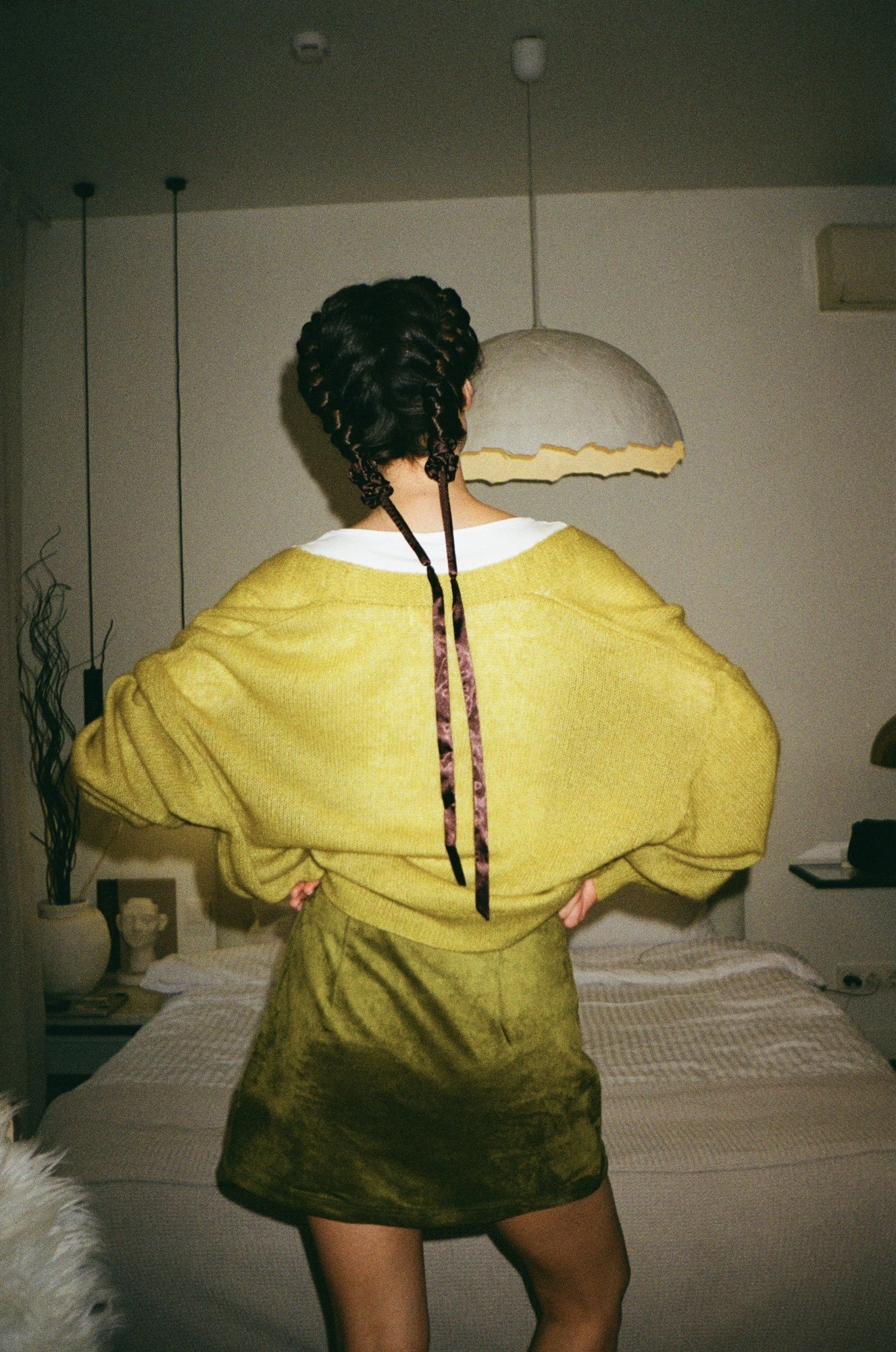 коричневый