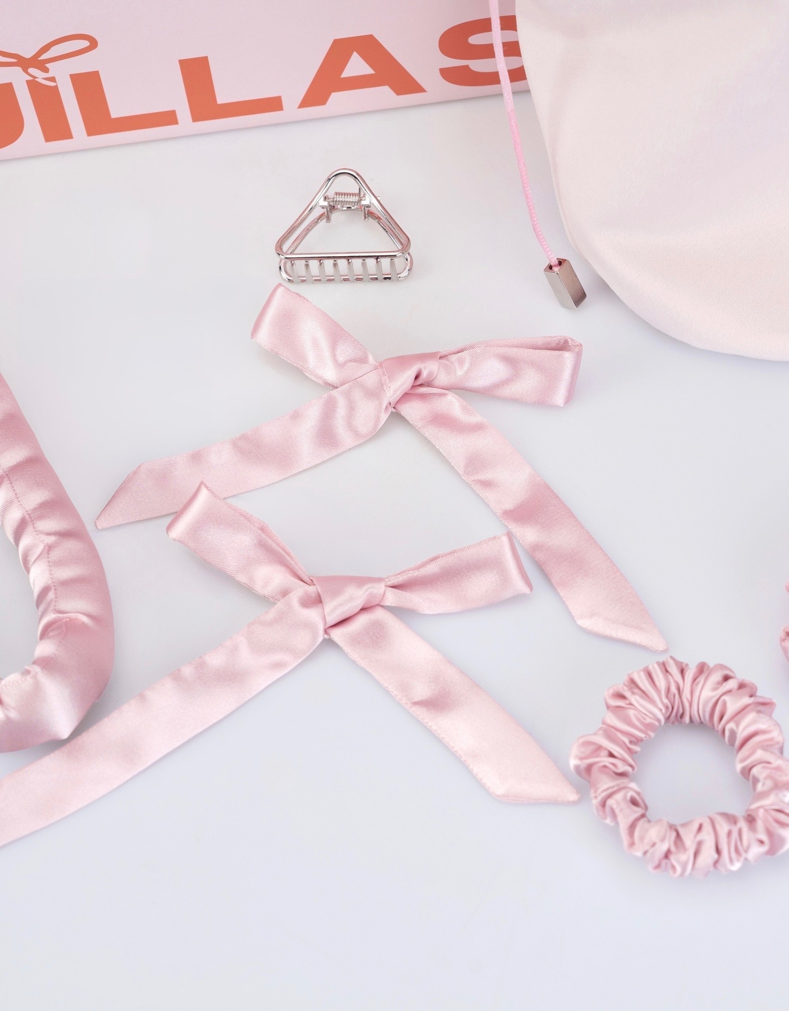 светло-розовый