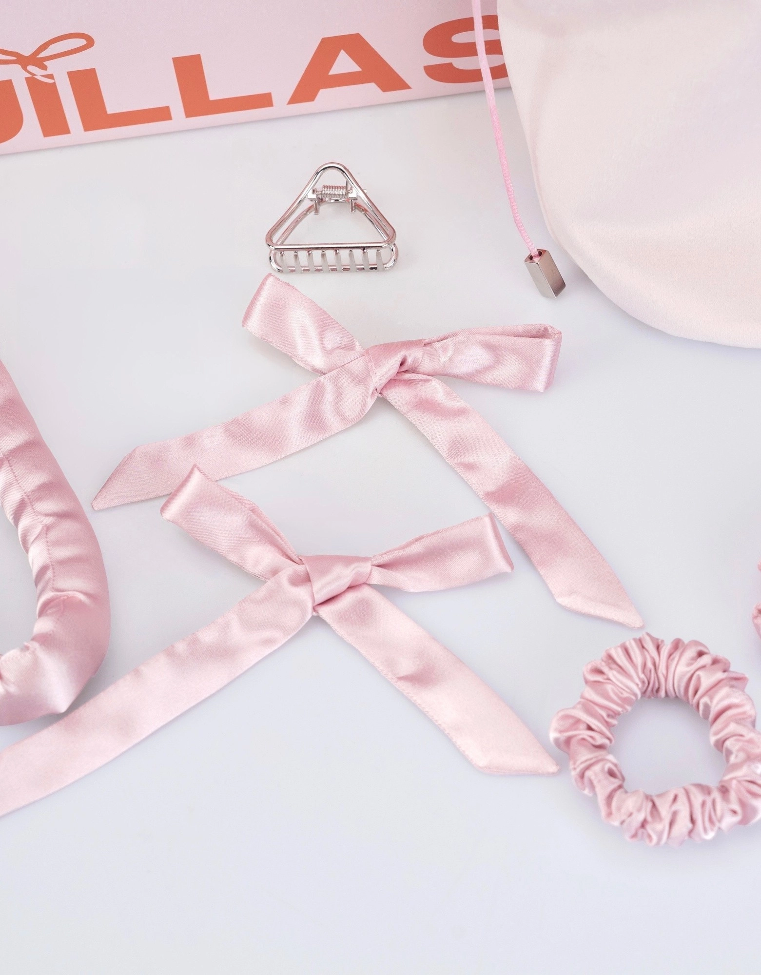 светло-розовый