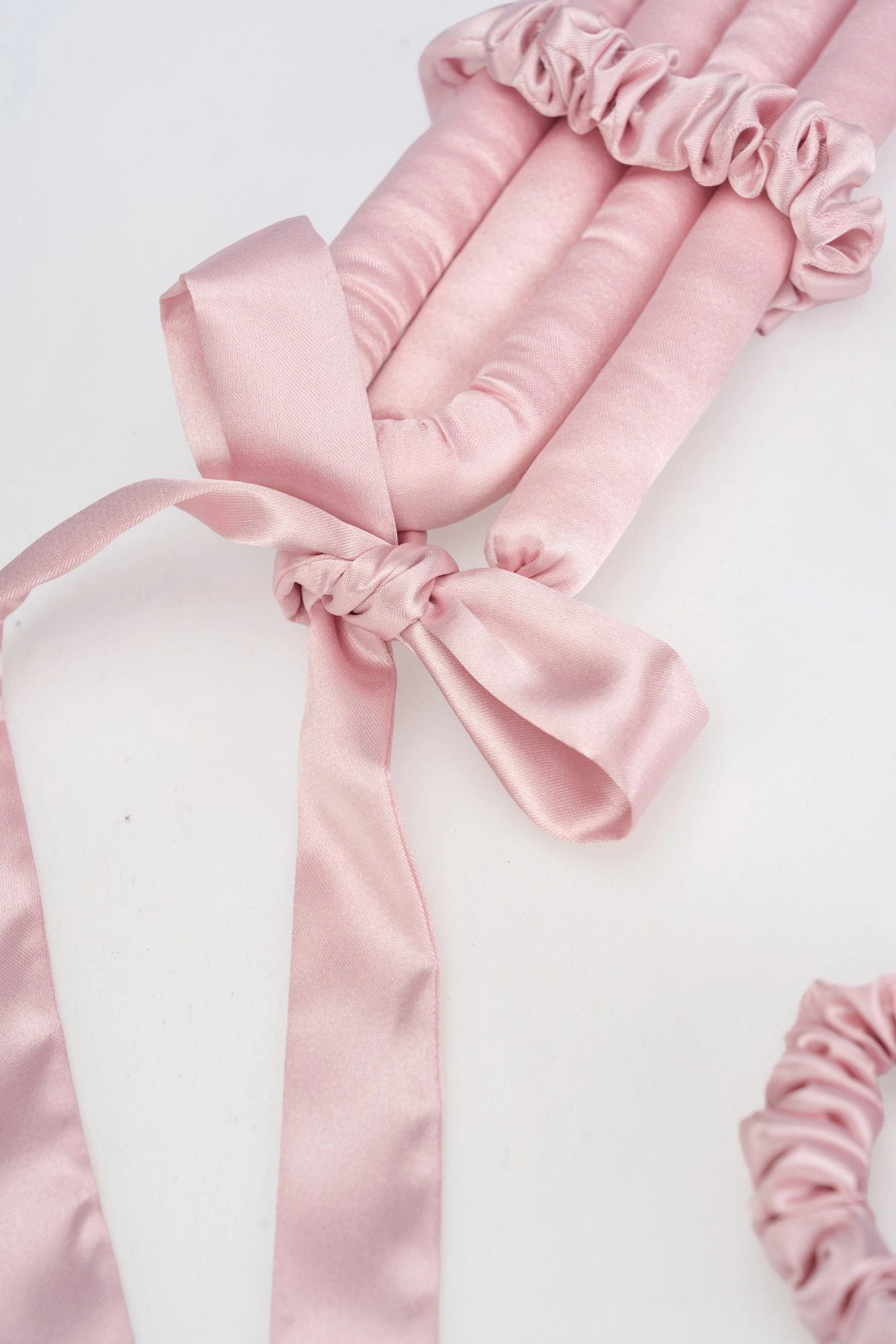 светло-розовый