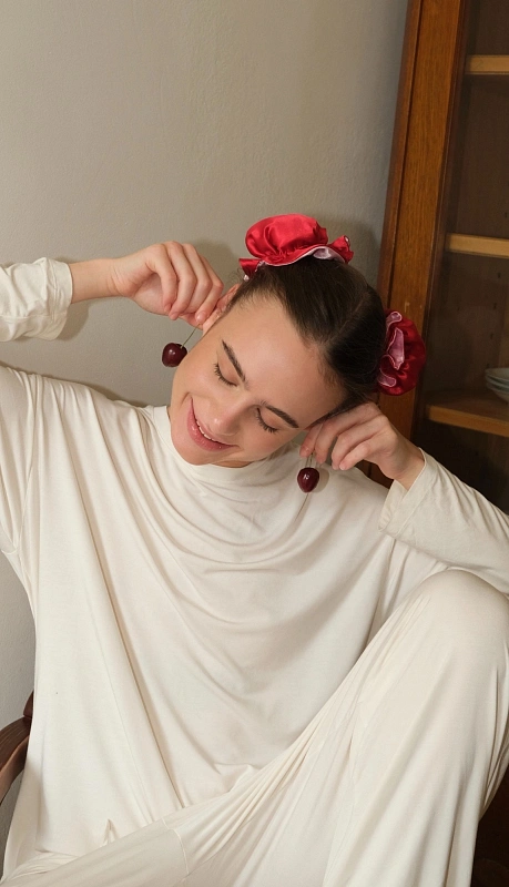 Мягкие бигуди из лебяжего пуха "Комплект jillas slim compact красный" по цене ₽1,990, размеры 200х80х20, для волос От каре до пояса