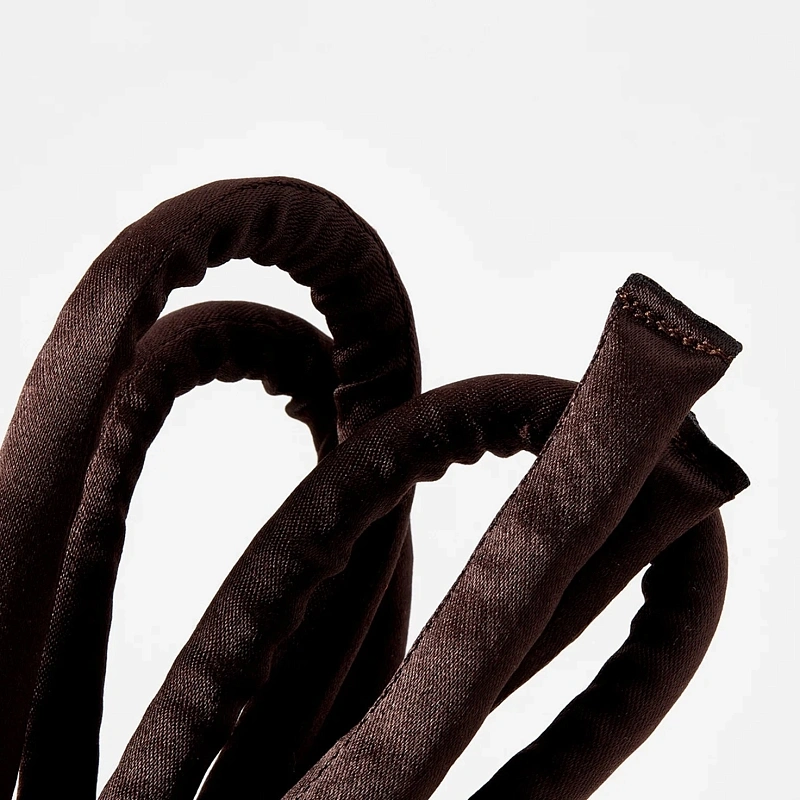 Мягкие бигуди из лебяжего пуха "Комплект jillas slim lite коричневый" по цене 690 ₽, размеры 200х150х25, для волос От каре до пояса