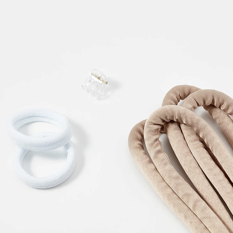 Мягкие бигуди из лебяжего пуха "Комплект jillas slim lite золотистый" по цене 690 ₽, размеры 200х150х25, для волос От каре до пояса