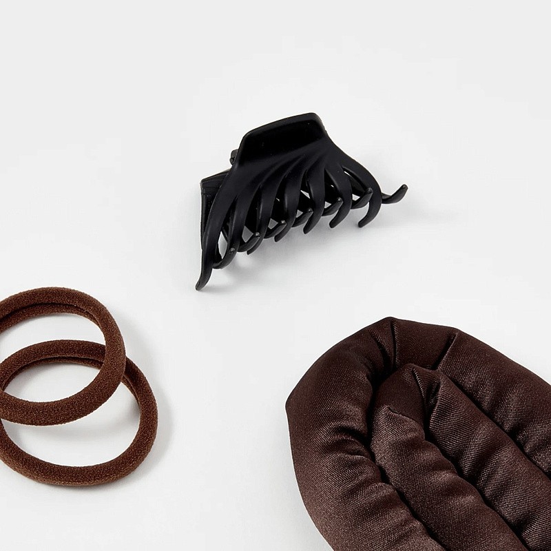 Мягкие бигуди из лебяжего пуха "Комплект jillas classic lite коричневый" по цене 690 ₽, размеры 200х150х40, для волос От лопаток до пояса