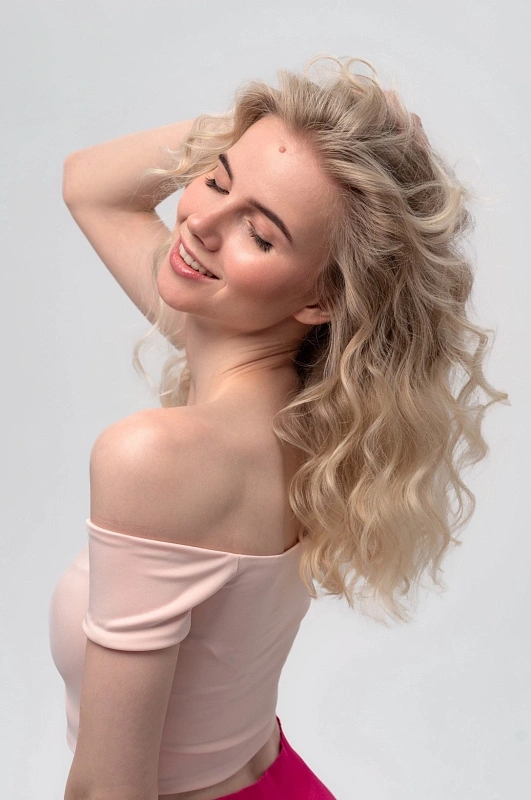 Мягкие бигуди из лебяжего пуха "Комплект jillas slim золотистый" по цене 1&nbsp;390 ₽, размеры 205х85х25, для волос От каре до пояса