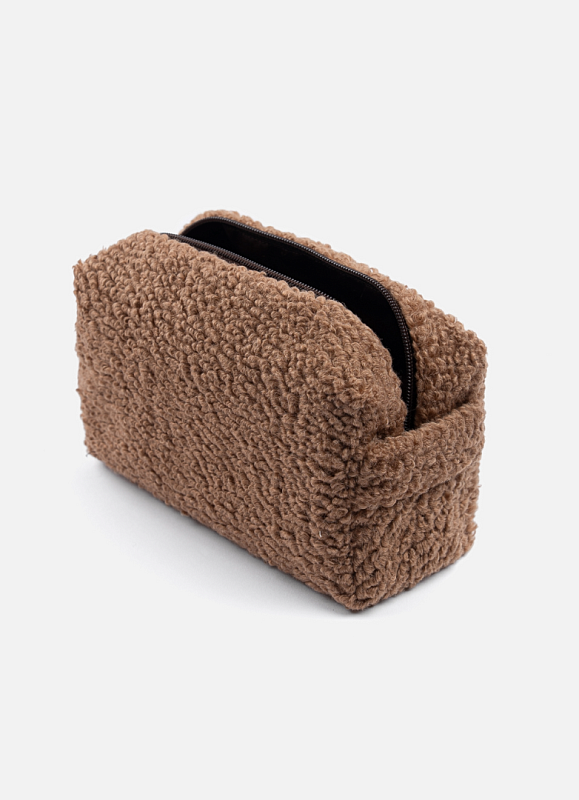 Косметичка jillas плюшевая, S, светло-коричневый по цене 1&nbsp;790 ₽, размеры 300х200х30