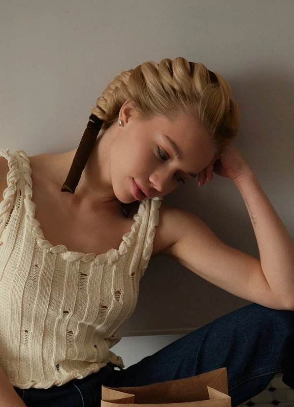 Мягкие бигуди из лебяжего пуха "Комплект jillas classic lite коричневый" по цене 690 ₽, размеры 200х150х40, для волос От лопаток до пояса