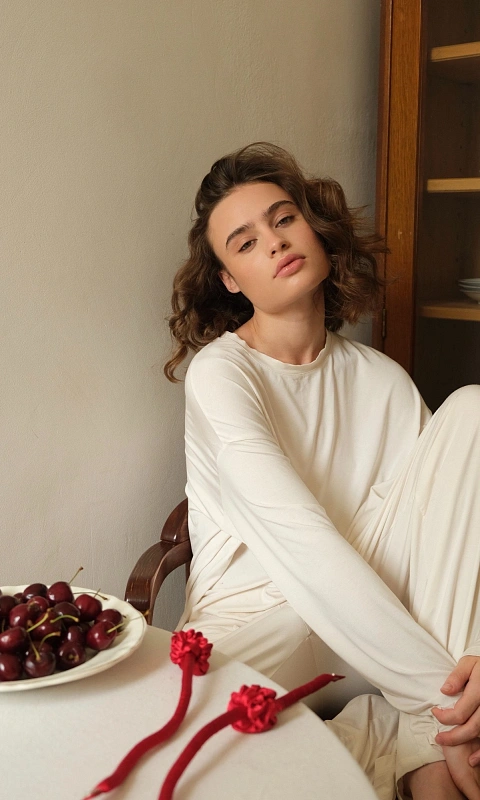 Мягкие бигуди из лебяжего пуха "Комплект jillas slim compact красный" по цене ₽1,990, размеры 200х80х20, для волос От каре до пояса