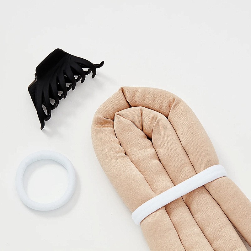 Мягкие бигуди из лебяжего пуха "Комплект jillas classic lite золотистый" по цене 690 ₽, размеры 200х150х40, для волос От лопаток до пояса