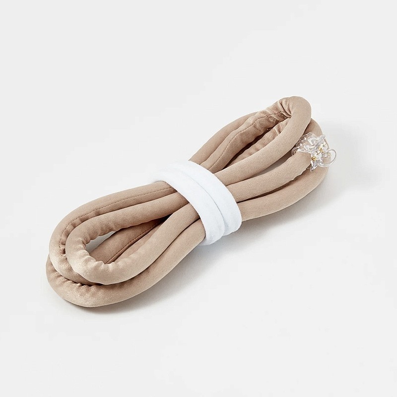 Мягкие бигуди из лебяжего пуха "Комплект jillas slim lite золотистый" по цене 690 ₽, размеры 200х150х25, для волос От каре до пояса