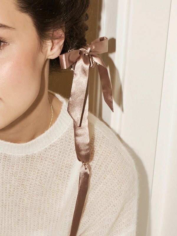 Мягкие бигуди из лебяжего пуха "Набор jillas for sleep, капучино" по цене 2&nbsp;990 ₽, размеры 215х175х75, для волос От плеч до пояса