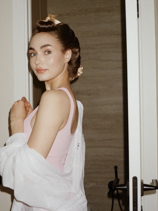 Мягкие бигуди из лебяжего пуха "Комплект jillas classic compact 2.0, золотистый" по цене 2&nbsp;290 ₽, размеры 255х105х50, для волос От лопаток до пояса