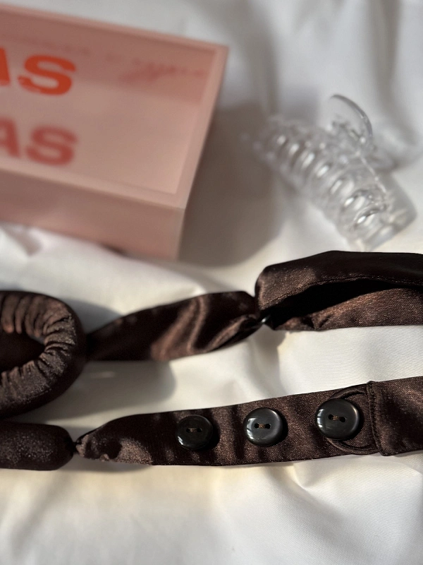 Мягкие бигуди из лебяжего пуха "Комплект jillas mini elegant с пуговицами, коричневый" по цене 1&nbsp;890 ₽, размеры 235х85х40, для волос От плеч до пояса