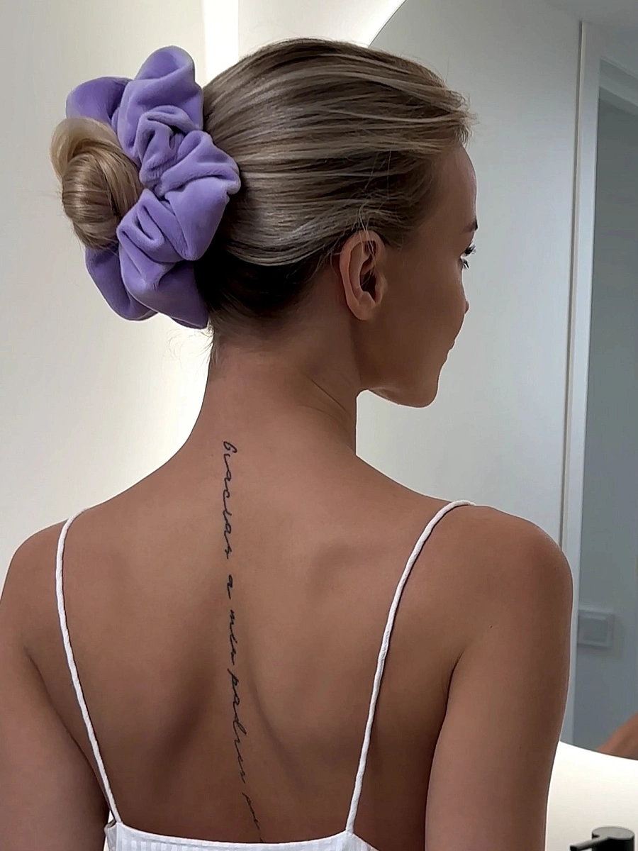 Резинка для волос jillas из велюра, L, лавандовый по цене 990 ₽