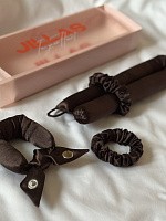 Коричневый