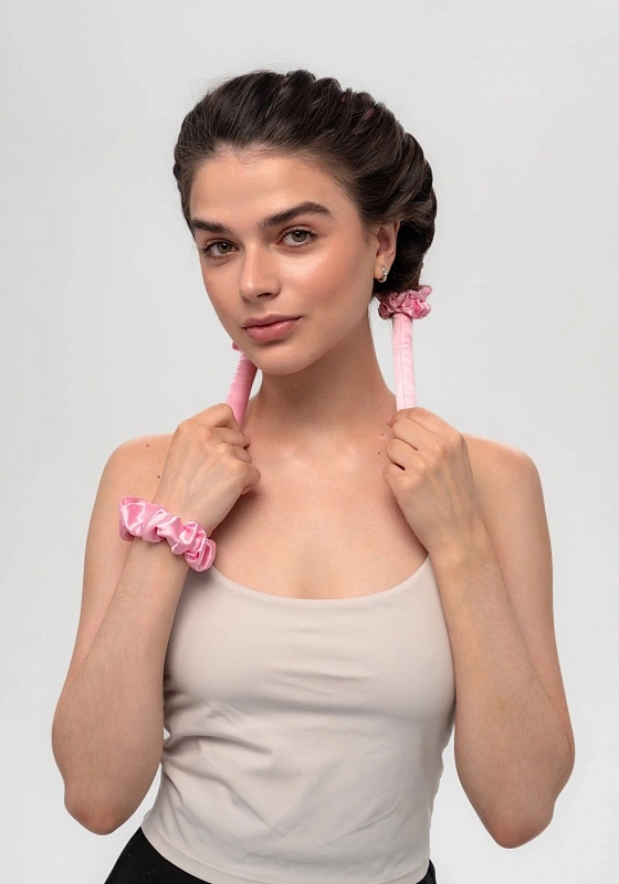 Мягкие бигуди из лебяжего пуха "Комплект jillas mini розовый" по цене 1&nbsp;390 ₽, размеры 235х85х40, для волос От плеч до пояса