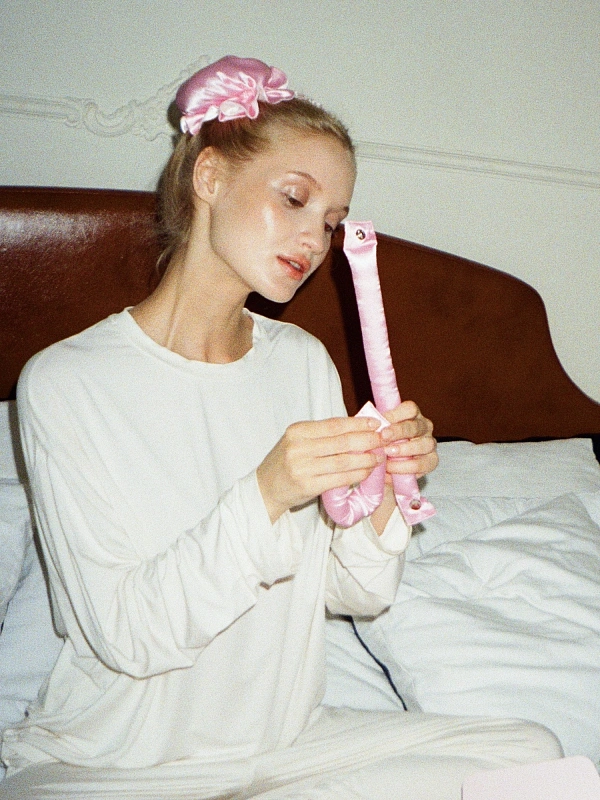 Мягкие бигуди из лебяжего пуха "Комплект jillas classic compact розовый" по цене 1&nbsp;990 ₽, размеры 250х100х45, для волос От лопаток до пояса