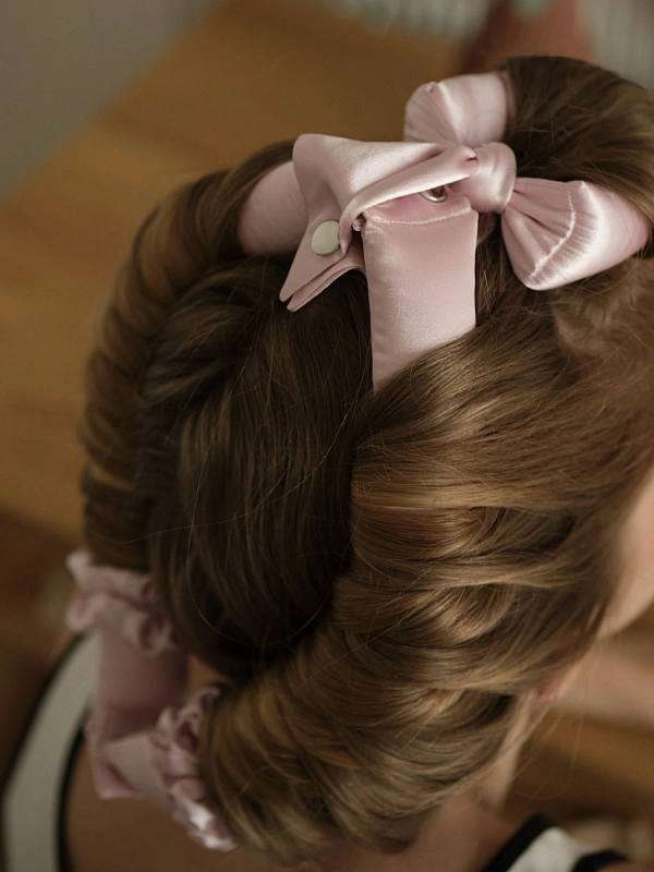 Мягкие бигуди из лебяжего пуха "Комплект jillas compact 300/34 светло-розовый" по цене 2&nbsp;590 ₽, размеры 215х175х75, для волос От лопаток до пояса