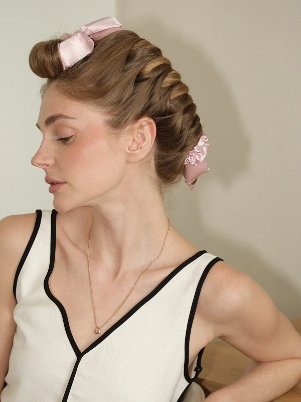 Мягкие бигуди из лебяжего пуха "Комплект jillas compact 300/34 светло-розовый" по цене 2&nbsp;590 ₽, размеры 215х175х75, для волос От лопаток до пояса