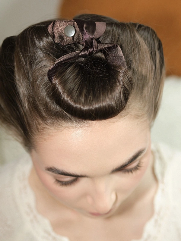 Мягкие бигуди из лебяжего пуха "Комплект jillas mini compact 2.0, коричневый" по цене 2&nbsp;290 ₽, размеры 235х85х40, для волос От плеч до пояса