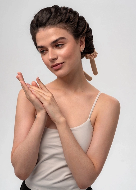 Мягкие бигуди из лебяжего пуха "Комплект jillas mini золотистый" по цене 1&nbsp;390 ₽, размеры 235х85х40, для волос От плеч до пояса