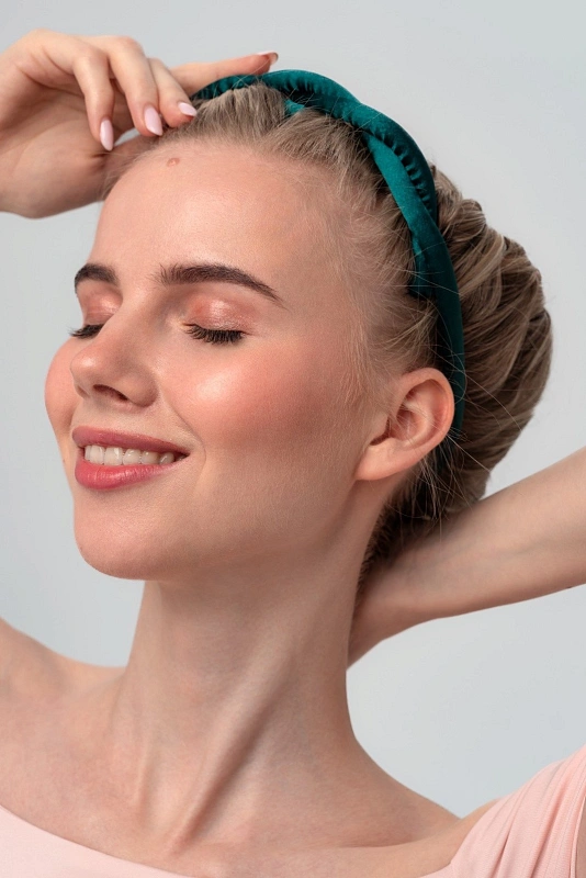 Мягкие бигуди из лебяжего пуха "Комплект jillas slim изумрудный" по цене 1&nbsp;390 ₽, размеры 205х85х25, для волос От каре до пояса