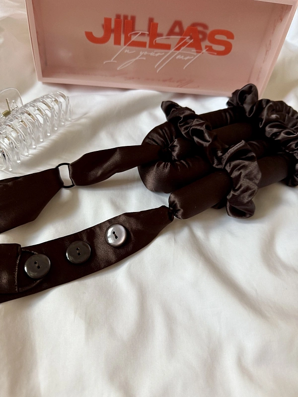 Мягкие бигуди из лебяжего пуха "Комплект jillas classic elegant с пуговицами, коричневый" по цене 1&nbsp;890 ₽, размеры 255х105х50, для волос От лопаток до пояса