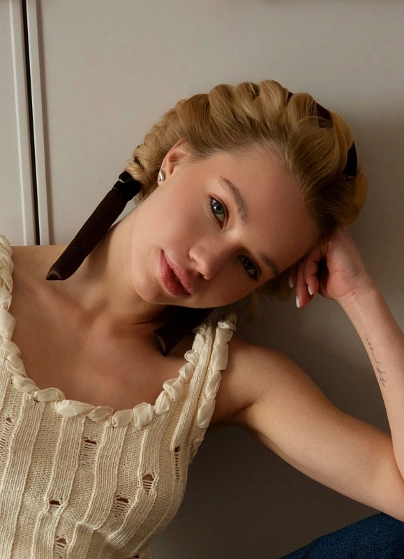 Мягкие бигуди из лебяжего пуха "Комплект jillas classic lite коричневый" по цене 690 ₽, размеры 200х150х40, для волос От лопаток до пояса