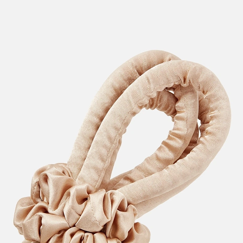 Мягкие бигуди из лебяжего пуха "Комплект jillas slim золотистый" по цене 1&nbsp;390 ₽, размеры 205х85х25, для волос От каре до пояса