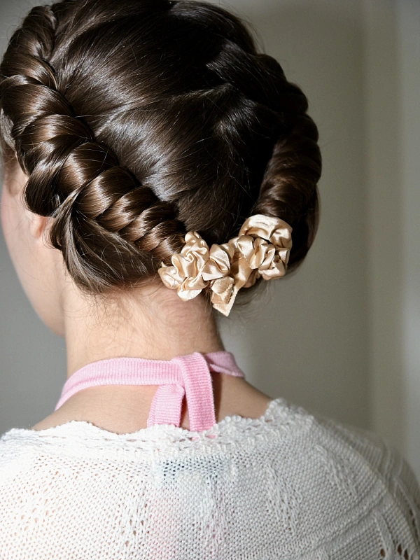 Мягкие бигуди из лебяжего пуха "Комплект jillas slim compact 2.0, золотистый" по цене ₽1,890, размеры 205х85х25, для волос От каре до пояса