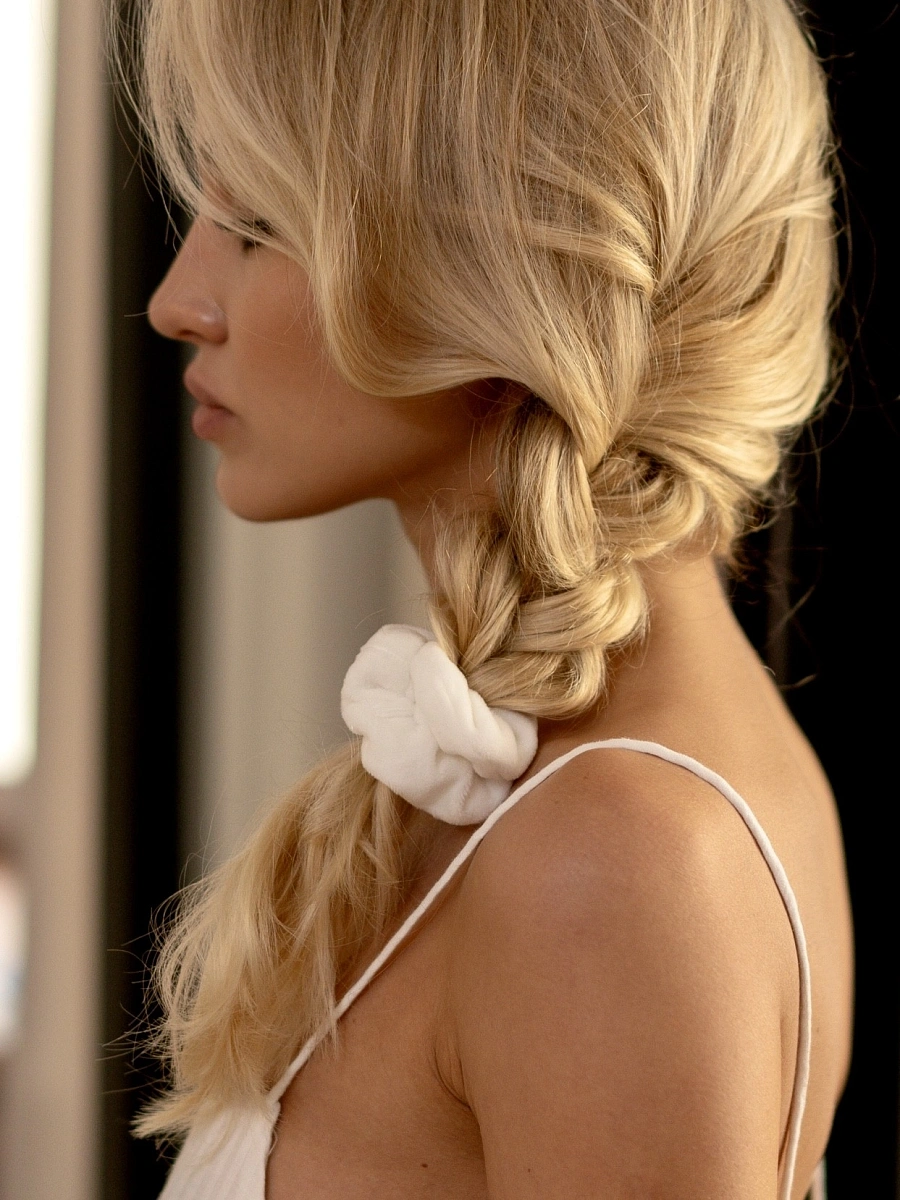 Резинки для волос jillas из велюра, 2шт (S и M), белый по цене 990 ₽