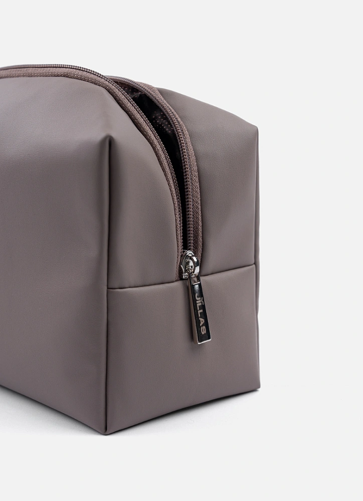 Косметичка jillas из искусственной кожи, M, серый по цене 1 890 ₽